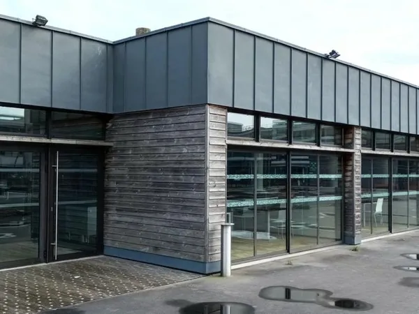 Commerce 1 400 m²