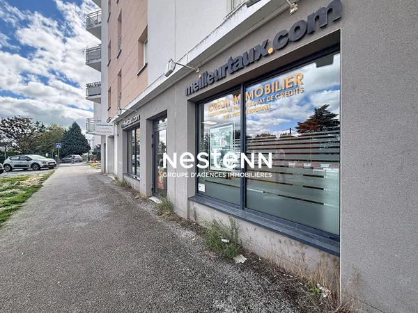 Local commercial 6 pièces 97 m2 - Chambray les Tours