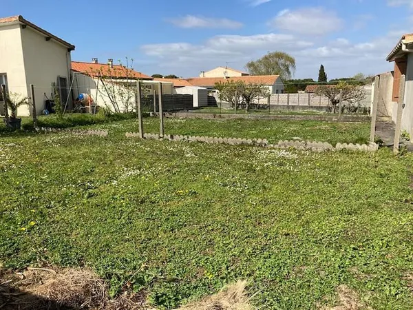 Terrain 385 m²