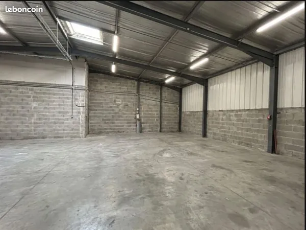 Local d'activité 1 285 m²
