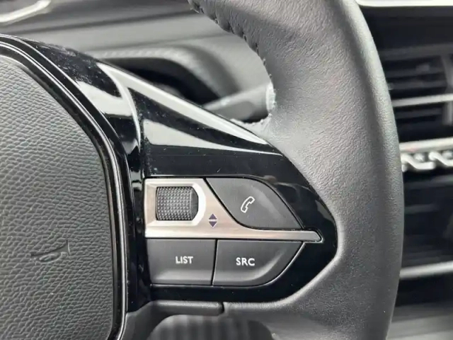 Peugeot 208 puretech 100 s&amp;s bvm6 — photo 72