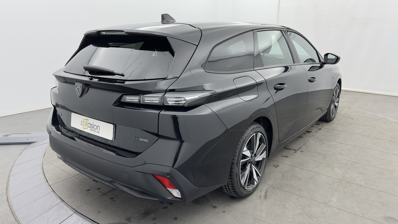 Peugeot 308 SW PHEV 180 e-EAT8 — photo 5