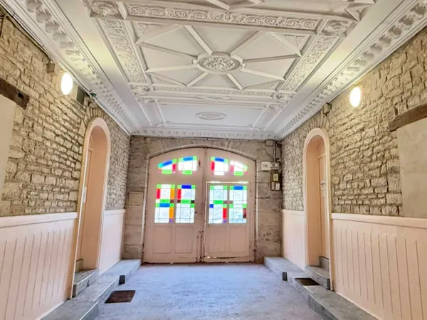 Bureau 65 m²