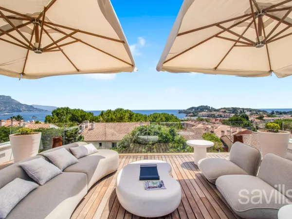 villa neuve proche des plages au centre du village