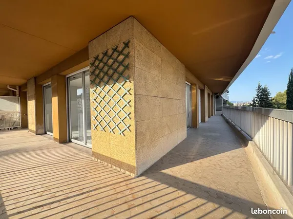Appartement 4 pièces avec terrasse