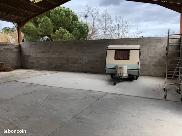Location parking camping car