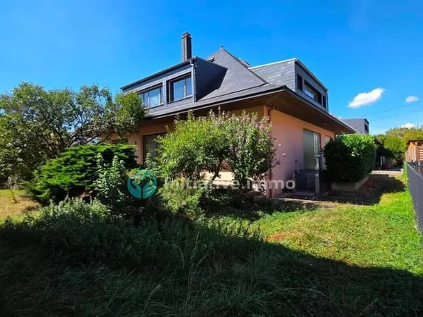 Maison de plain-pied 10 pièces 304 m²