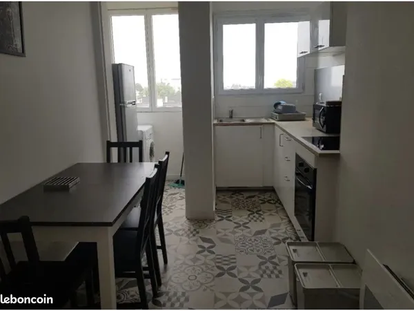 Chambre dans appartement T4, meublé rénové