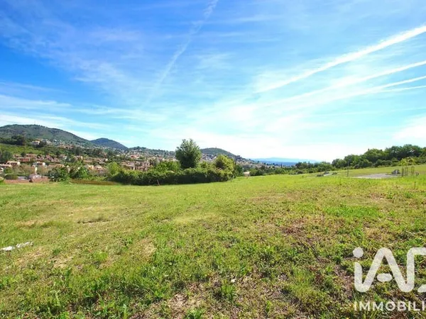Terrain constructible 300 m²