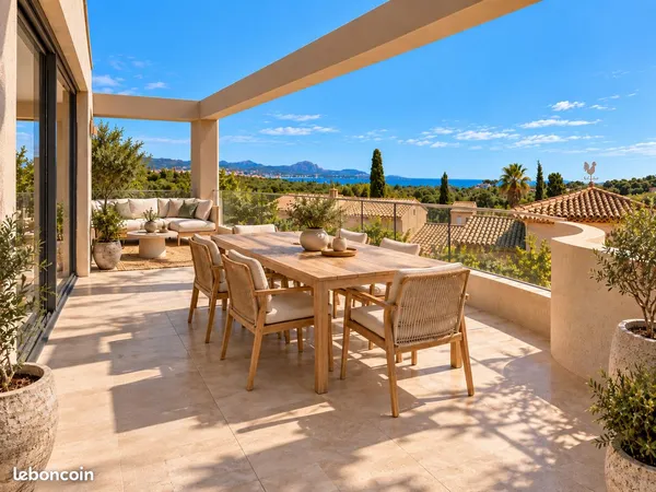Appartement T3 67m2 - Terrasse vue mer - Combles