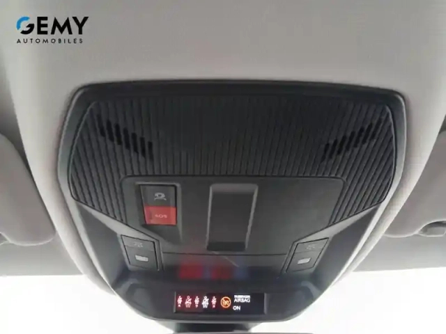 Peugeot 308 phev 180 e-eat8 — photo 17