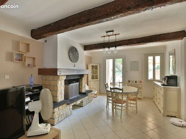 Maison de Ville avec garage quartier la Loubiere