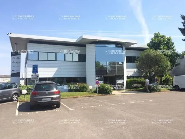 Local d'activité 2350 m²