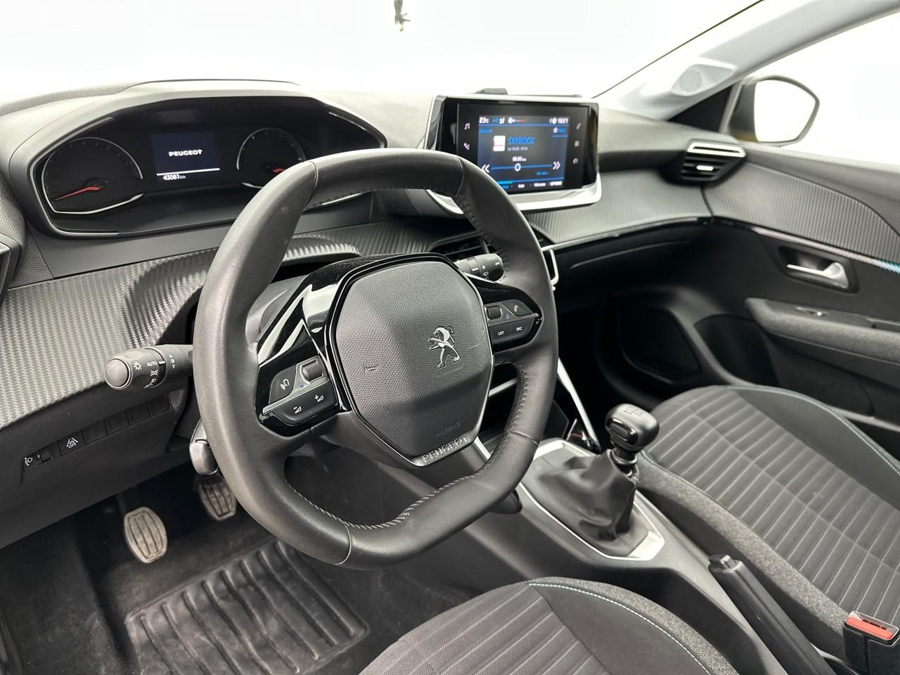 Peugeot 208 puretech 100 s&s bvm6 style — photo 8