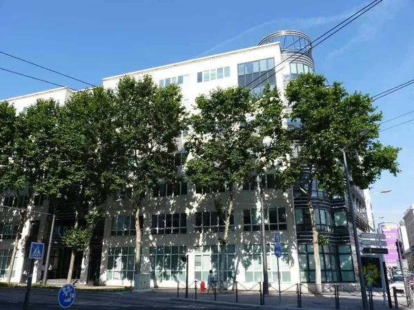 Bureaux 4 pièces 1328 m²