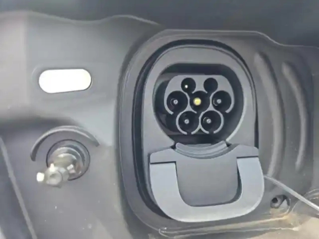 Ford Explorer 286ch extended range 79kwh pack premium rwd — photo 10