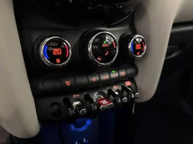 Mini Mini 5 portes cooper 136ch edition greenwich bva7 112g — photo 14