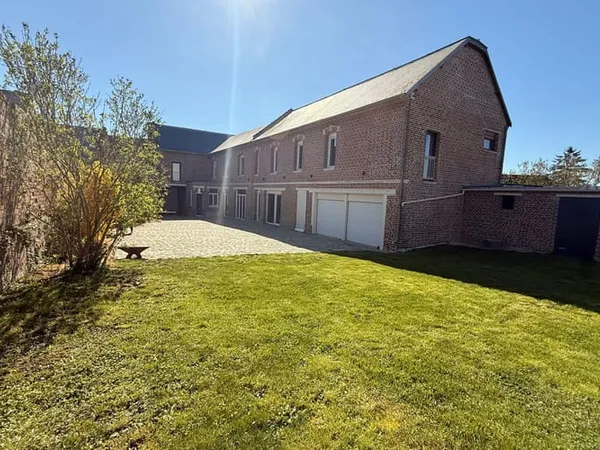 Maison 7 pièces 295 m²