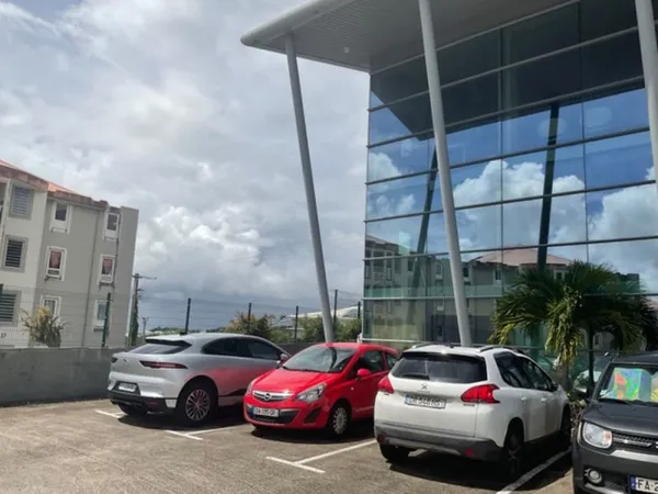 Vente / Bureau - 574 m²