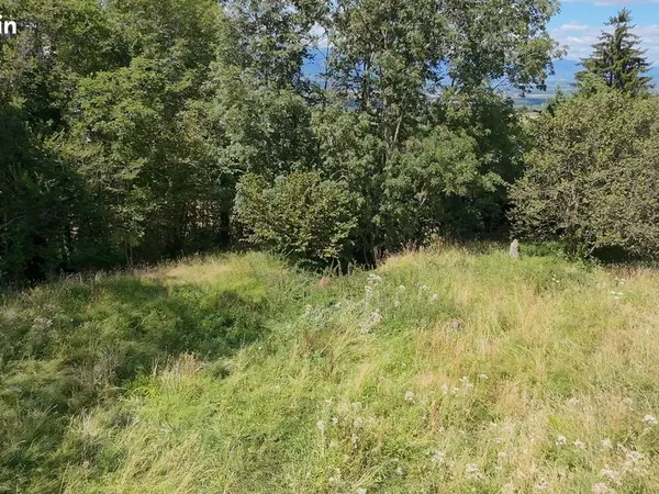 Beau terrain viabilisé de 725 m² au calme à Vers