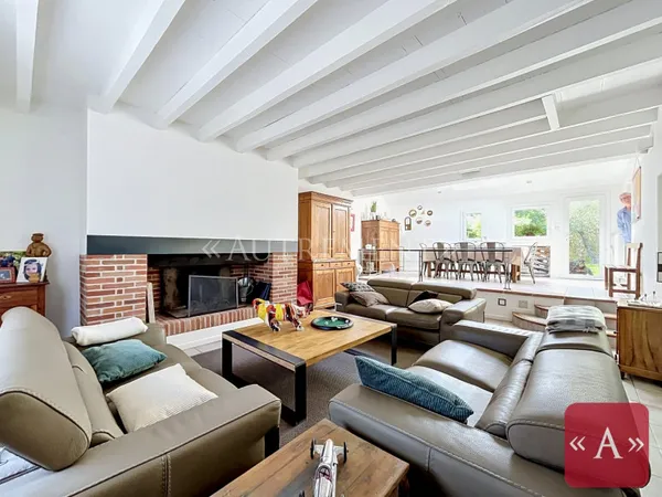 Maison 7 pièces 213 m²