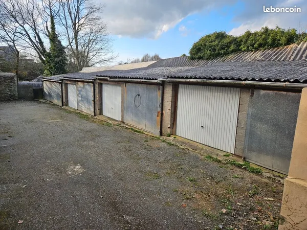 Lot de 13 garages