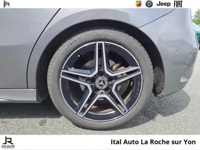 Mercedes Classe A berline 200 163ch amg line 7g-dct — photo 11