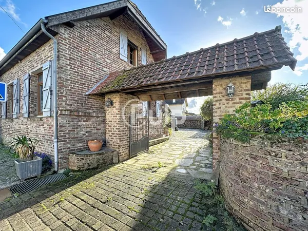 Maison 11 pièces 325 m²