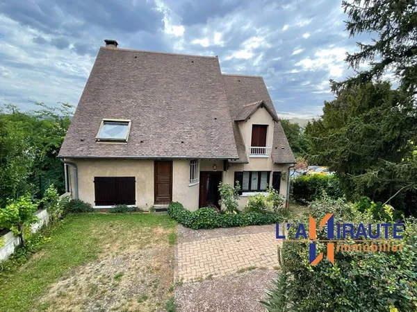 Maison de plain-pied 8 pièces 173 m²