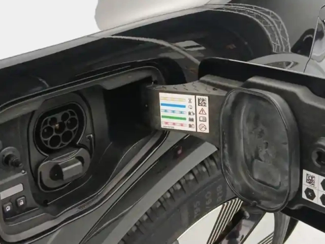 Renault Megane e-tech electric ev60 220ch equilibre super charge — photo 10