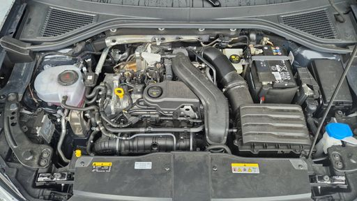 Volkswagen T-Roc 1.5 TSI 150 DSG7 - R Line – 2024 – 8237 km – Essence – Boîte Automatique — photo 37
