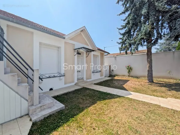 33 500 - Libourne Ensemble immobilier à fort potentiel sur 719 m2 de terrain - 2 maisons - jardin - 