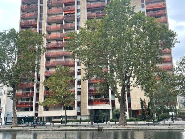 Studio Canal St Martin 17M2 sans vis à vis