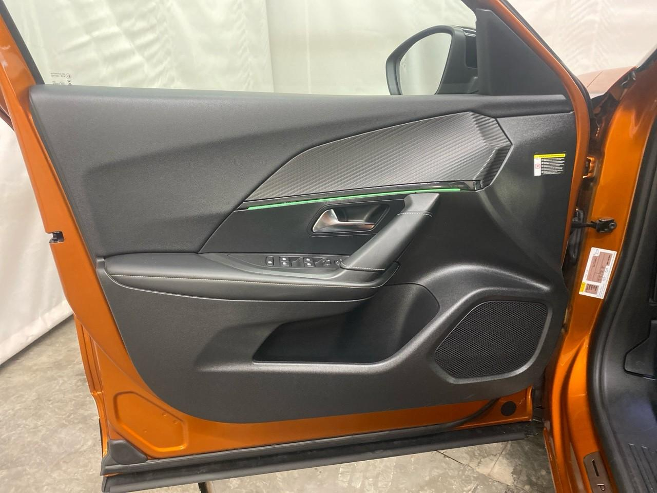 Peugeot 2008 puretech 130 s&s eat8 gt — photo 26