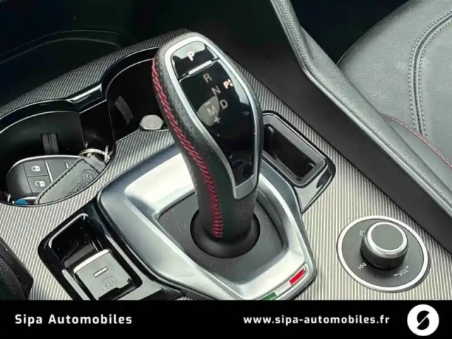 Alfa Romeo Giulia 2.2 210 ch at8 q4 — photo 17