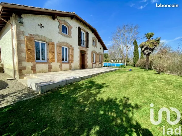 Propriété 6 pièces 235 m²