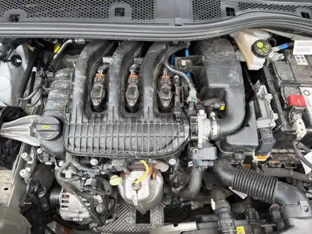 Peugeot 208 puretech 75 s&amp;s bvm5 style — photo 7