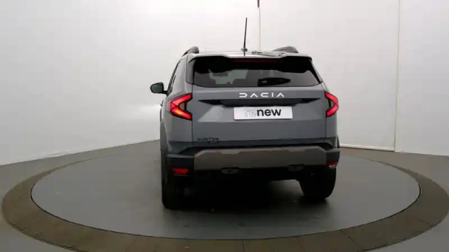 Dacia Duster hybrid 155 — photo 13