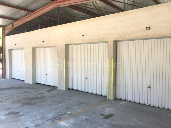Parking 160 m²