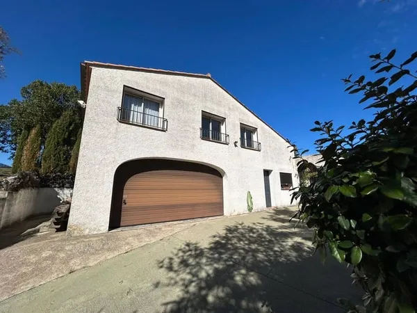 Maison 7 pièces 261 m²
