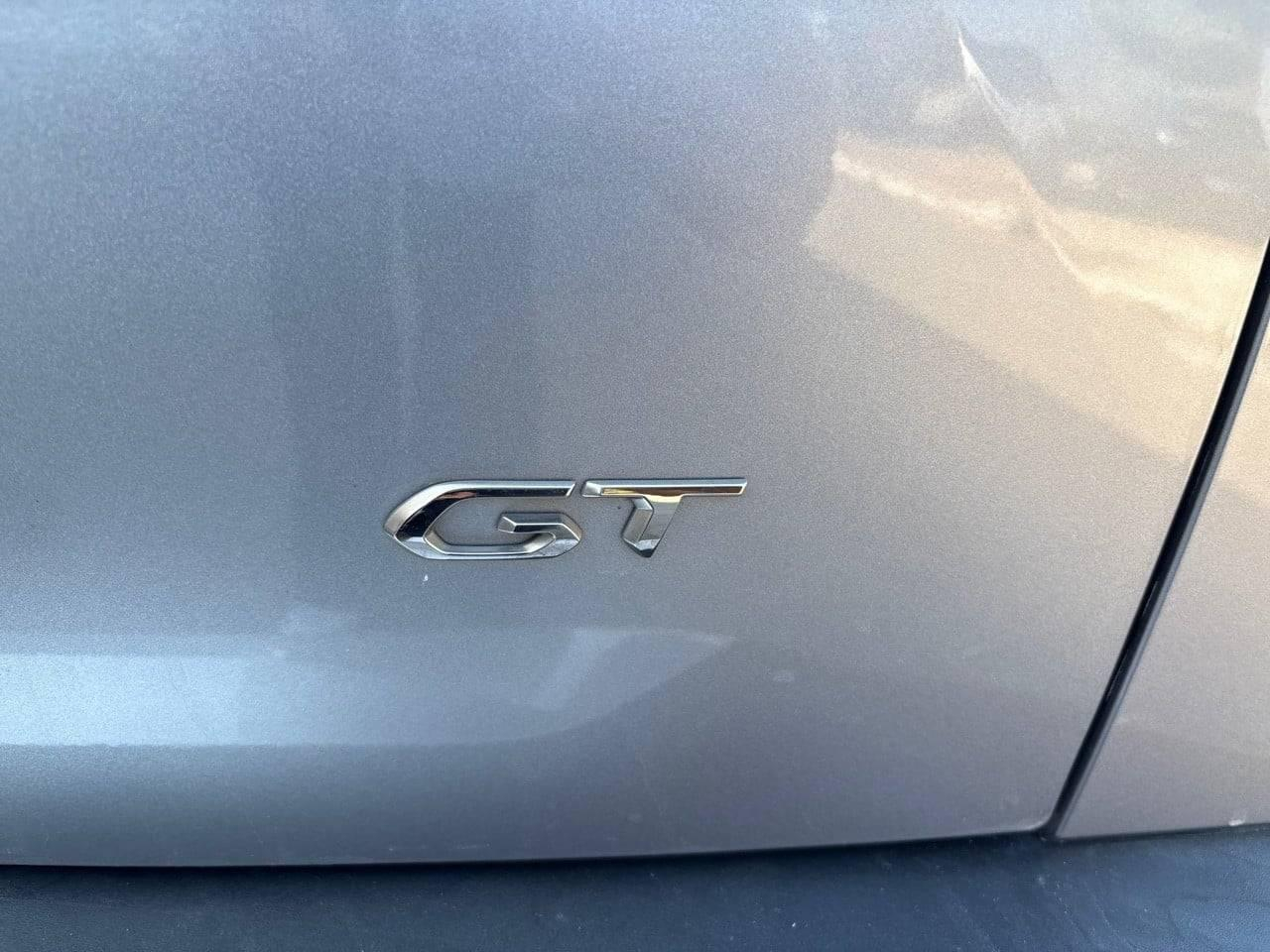 Peugeot 2008 puretech 130 s&s eat8 gt — photo 13