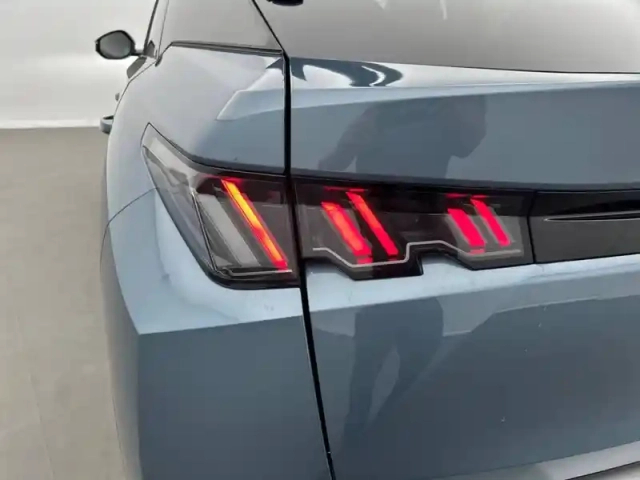 Peugeot 3008 hybrid 136 e-dcs6 — photo 46