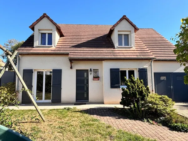 Maison familiale 4 chambres, bureau et jardin clos