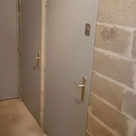 Cave Rouen rive droite Avenue Pasteur Local stockage