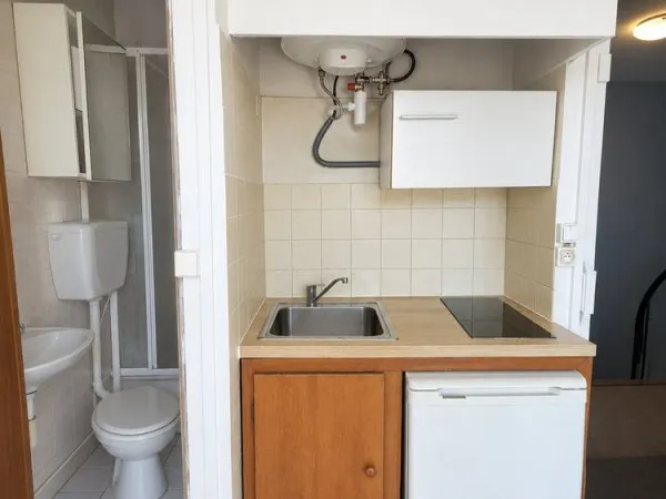 CHAMBRE DE 12,55 m² DERNIER ÉTAGE AVEC ASCENSEUR