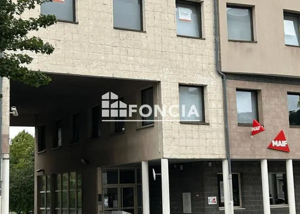 Local commercial 136 m²