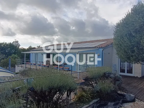 IDÉAL INVESTISSEUR - ENSEMBLE IMMOBILIER AVEC MAISON PRINCIPALE, 5 APPARTEMENTS ET 1 STUDIO, PISCINE