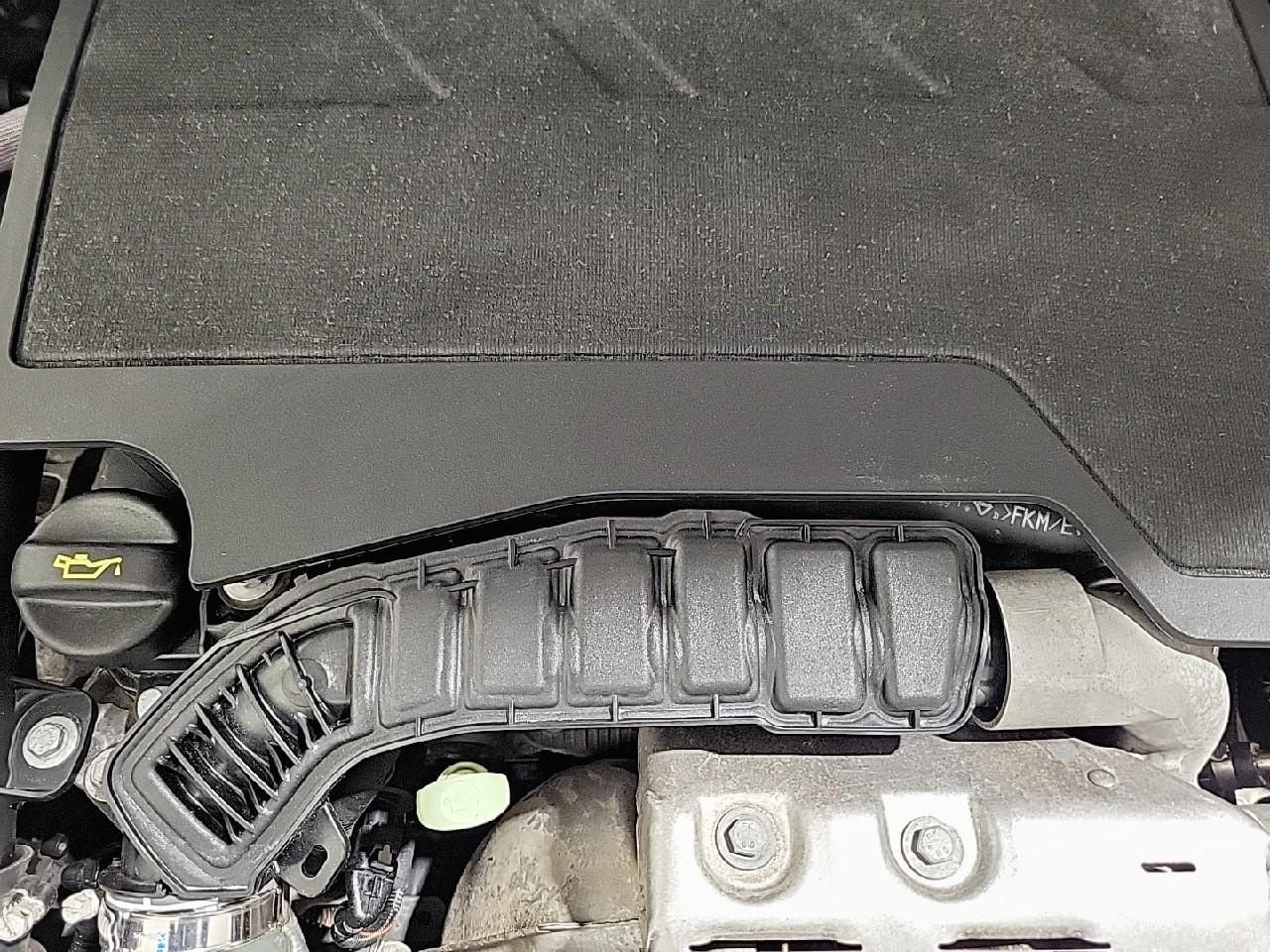 Peugeot 2008 puretech 130 s&s eat8 allure — photo 15