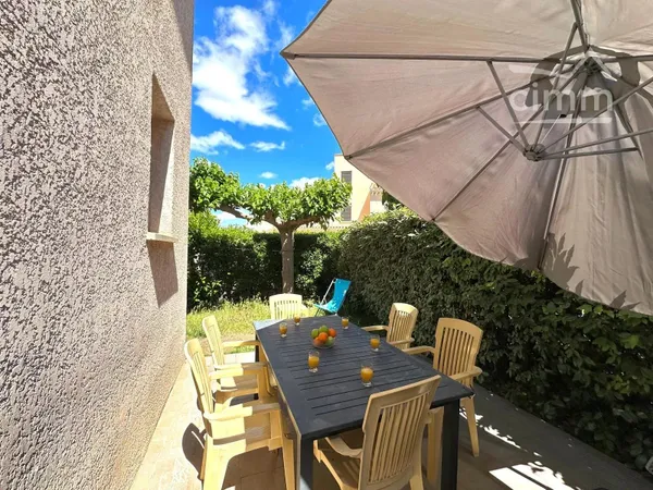 Pavillon avec piscine et place de parking privée à 100m de la mer !