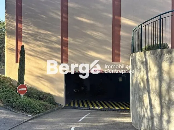 Local industriel 343 m²
